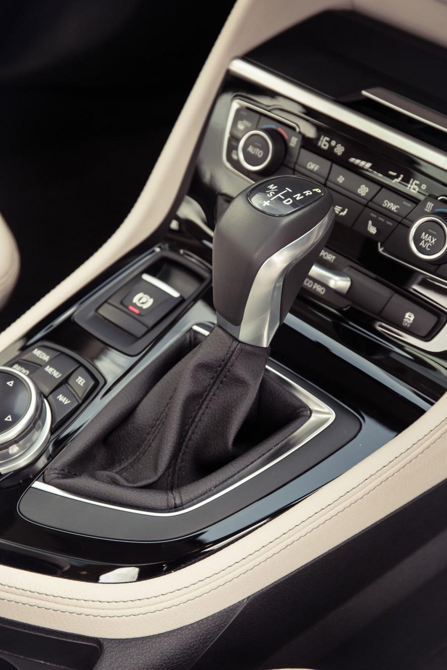  BMW 218d Active Tourer 2014 года  (UK) (фото 51 из 85)